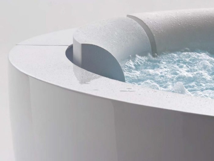 okrúhla-vírivá vaňa-dve operadlá-hydromasážne funkcie