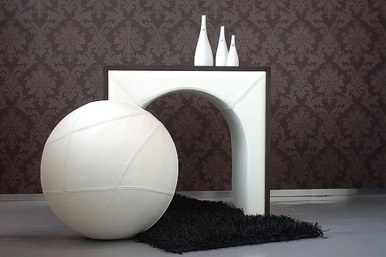 dekoratívny stôl biely vypínač dizajnový nábytok od Ellen Ectors