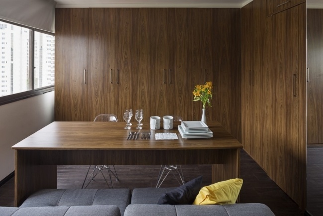 Malé zariadenie bytu, drevené obklady, rozdeľovače izieb, obloženie