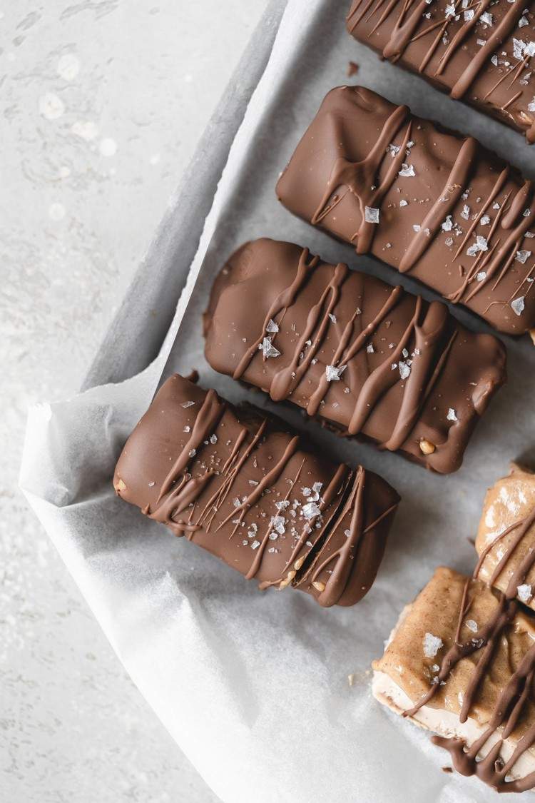 Zmrzlinové tyčinky Snickers uľahčujú recepty na zmrzlinu