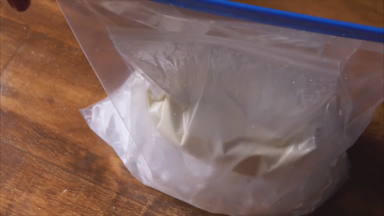 Vyrobte si zmrzlinu sami bez zariadenia na výrobu zmrzliny-plastového vrecka-zmrzliny