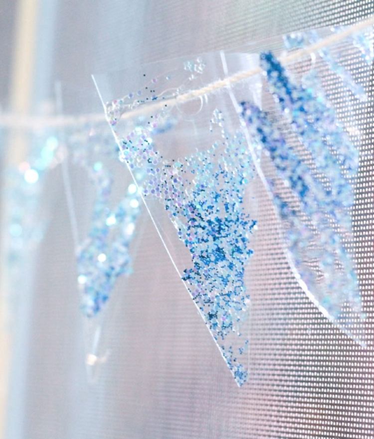 dekorácia cencúľ plast urob si fľašu horúce lepidlo trblietky