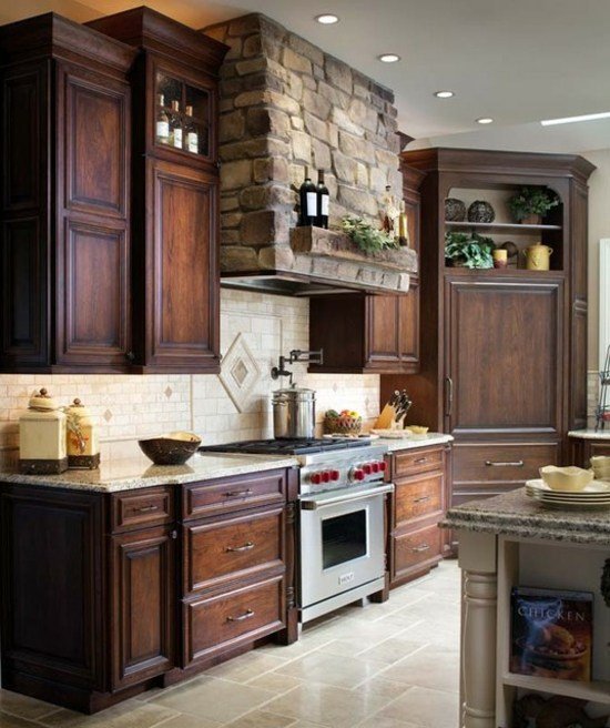 Drevená kuchynská linka vo vidieckom štýle