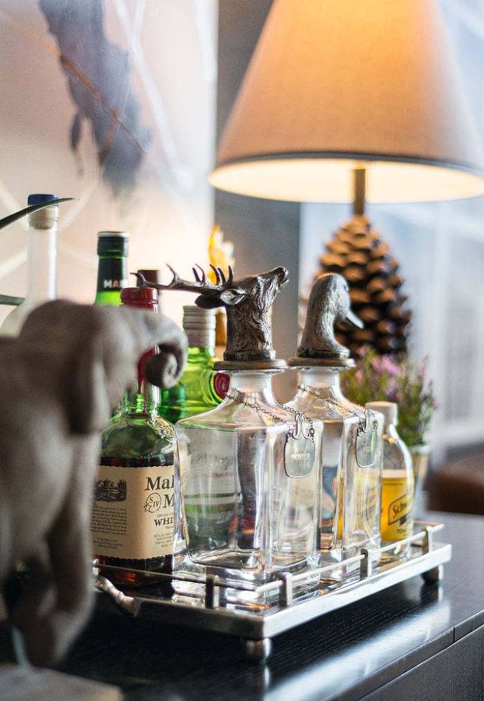 hollywood-eclectic-loft-living-accessories-slesinski-design-group