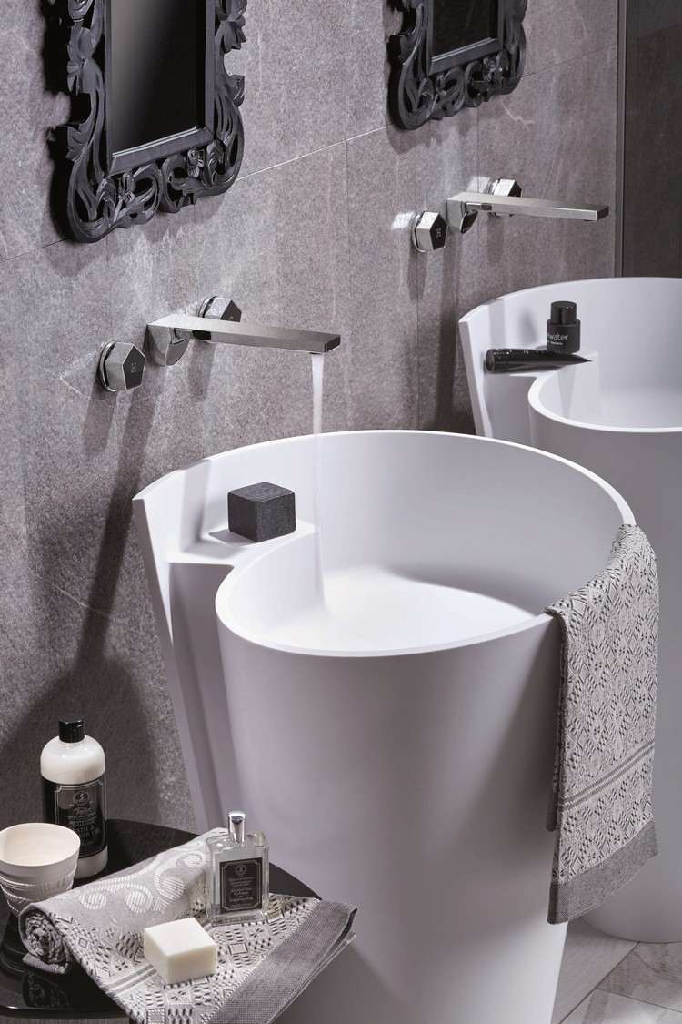 Elegantné kúpeľňové armatúry nástenná-trojdierová-mixér-vysoké-umývadlo-park