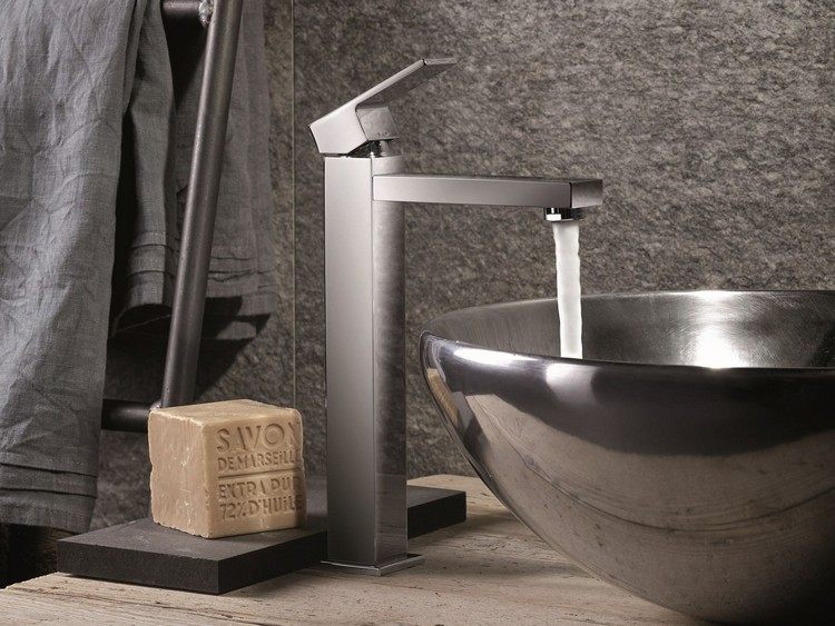 elegantné-kúpeľňové armatúry-mydlo-páková-mixér-štvorcového tvaru-ergo-q