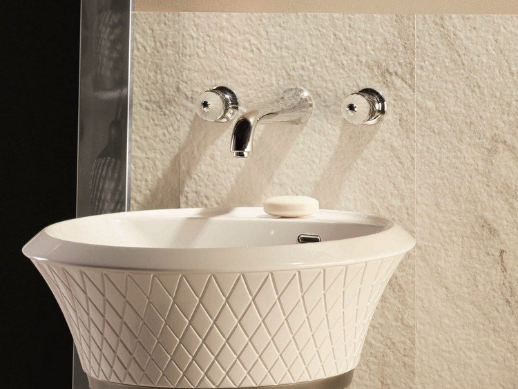 elegantný-kúpelňové armatúry-nástenný-trojdielny-faucet-deluxe