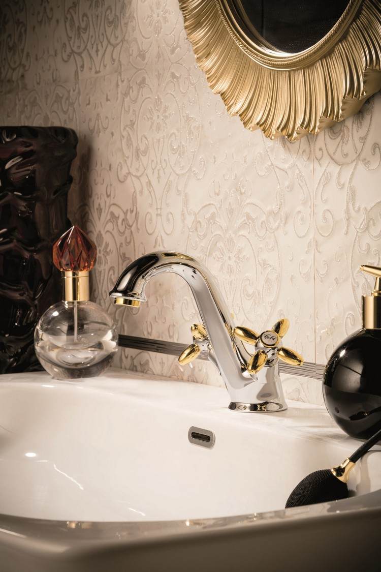 elegantné-kúpelňové armatúry-drez-krátky-faucet-antea-newform