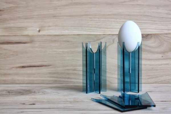 držiak na vajíčka-transparentné-modré-akrylové sklo