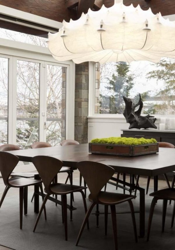 Závesná lampa do kuchyne vyrobená z hodvábnych nití, kryt biely oceľový rám s práškovým nástrekom