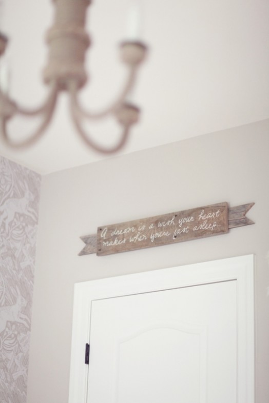 dekorácia do detskej izby s citátom pastelových farieb