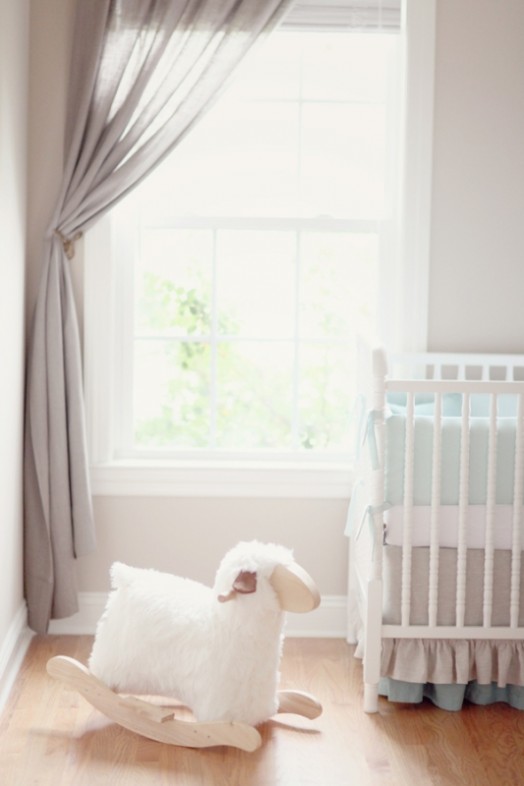 Hojdačka do detskej izby v pastelových farbách