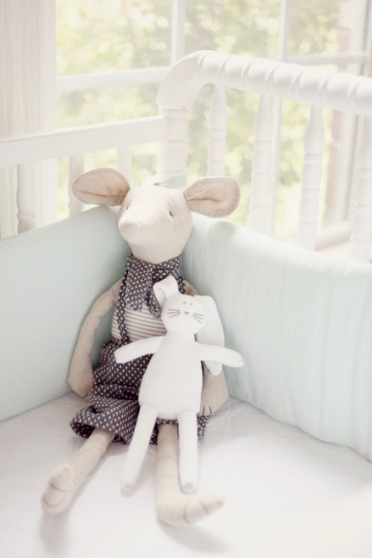 Dekorácia do detskej izby s plyšovými hračkami pastelových farieb