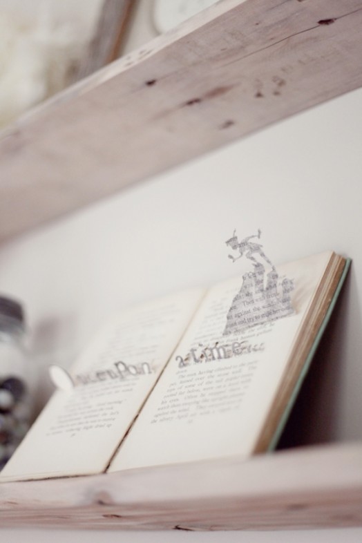 kniha do detskej izby s pastelovými farbami