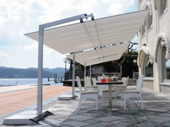 strieborná moderná vonkajšia plocha pokrývajúca materiál odolný voči poveternostným vplyvom