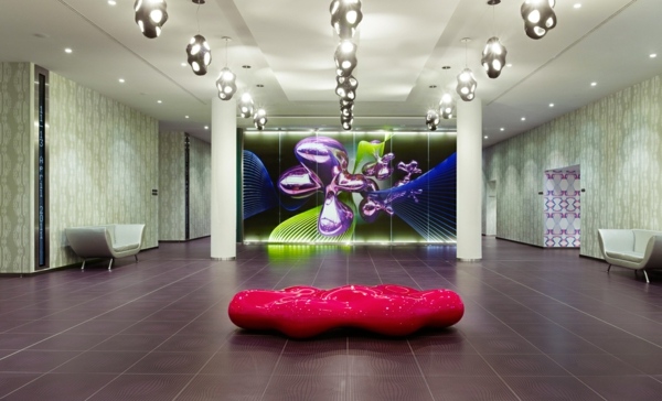 futuristická purpurová stolička futuristická purpurová stolička