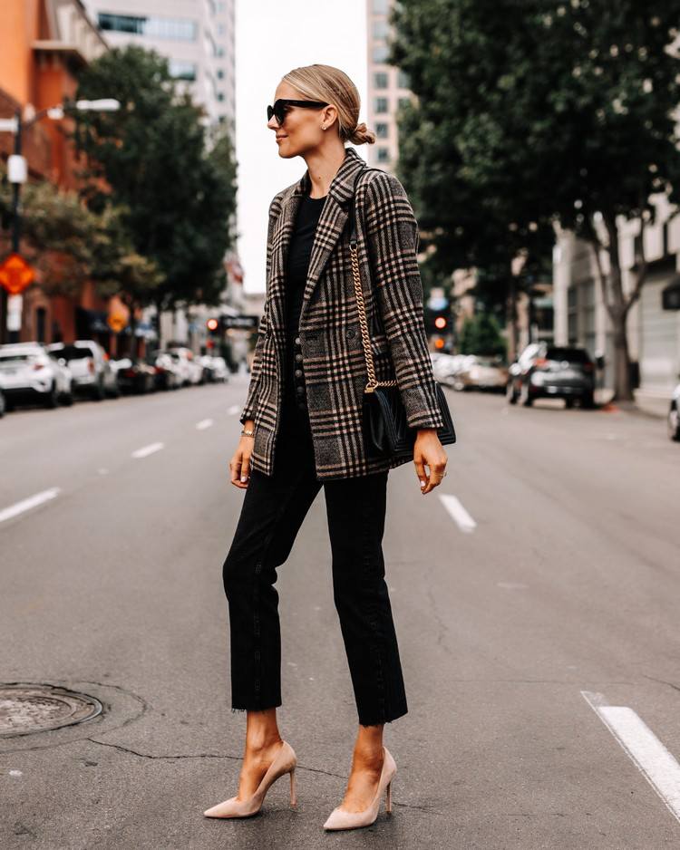 Overovacie vzory kombinujú business outfity pre jesenné ženy