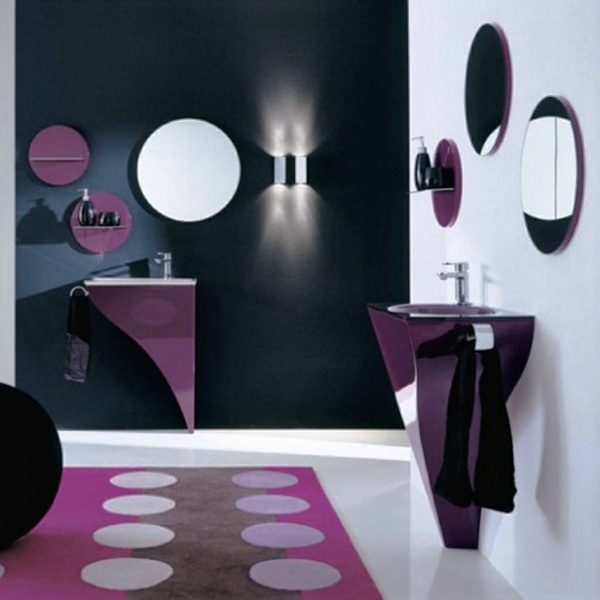 purpurový-dizajn kúpeľne-Novello-dve umývadlá