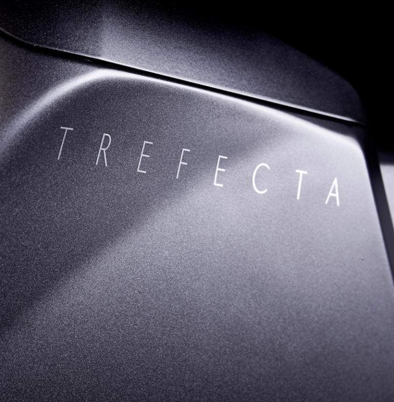 Trefecta - elektrický bicykel novej generácie elektrický-bicykel-trefecta-detail-karbónový-rám-bicykla-kov-vysoko kvalitný dizajn