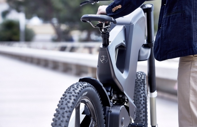 elegantný, atraktívny dizajn s extravagantným nádychom elektrobicykel-pohlad-zadny-bicykel-profil-mesto-mestske-mesto