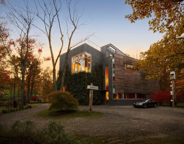 Budova v štýle Bauhaus s plochou strechou