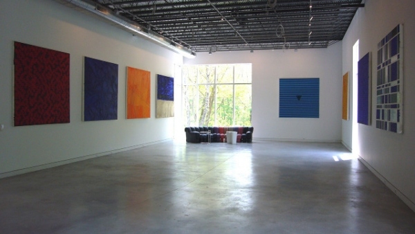 Rezidencia výstavnej siene v lese USA