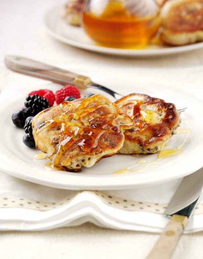 Papierové cesto papiere s džemom Letáky-vločky-s-červenými bobuľami