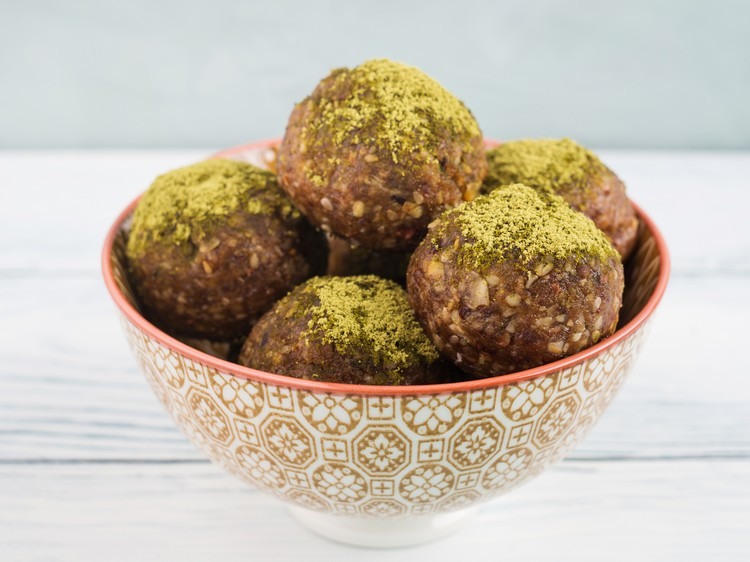 Energetické gule z arašidového masla Recepty na zdravé občerstvenie na cestách