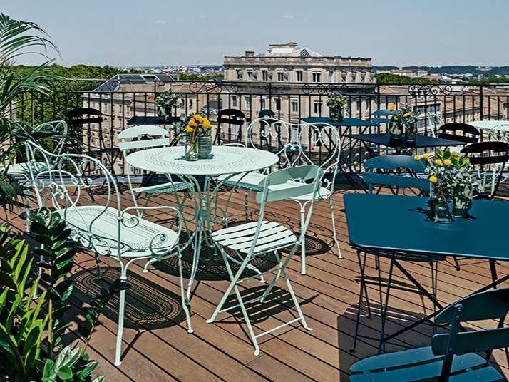 Tabuľky Fermob Novelties 2020 z kolekcie 1900 interpretované moderným spôsobom