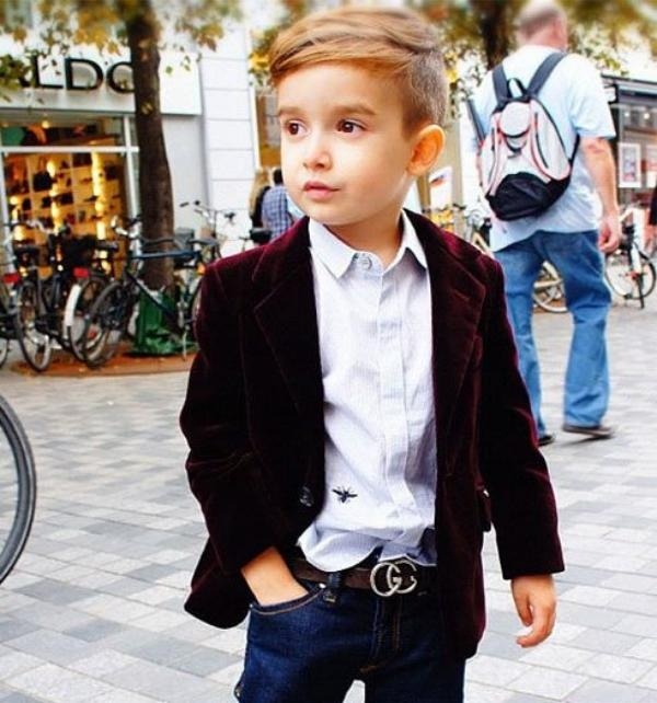 Chlapci to s takýmto oblečením myslia vážne chlapčenské-party-oblečenie-sako-košeľa-malé