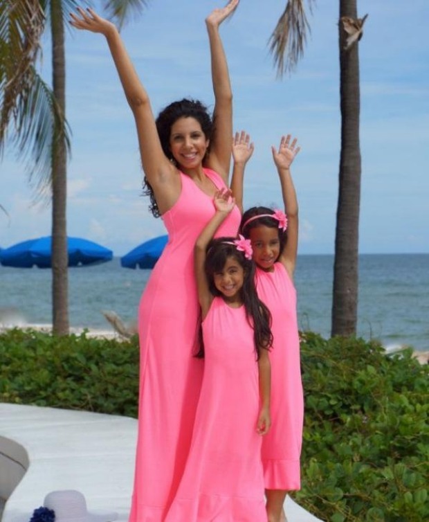 Ružový outfit pre celú rodinu žien ladiace-outfity-dcéra-a-matka-ružová