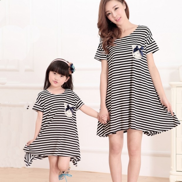 Čiernobiely nápad na ľahké letné šaty rodina-outfit-dcéra-matka-oblečenie-nápad