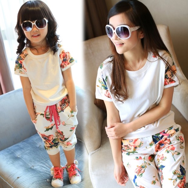 Rovnaké oblečenie s kvetinovými motívmi šik-dcéra-matka-nápady-kvetinové-oblečenie