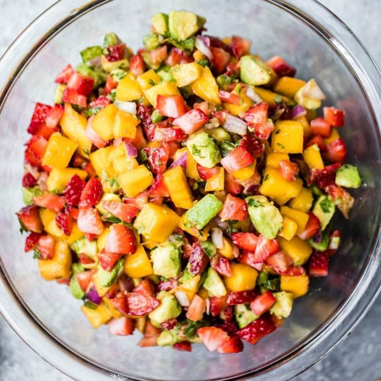 Jahody, mango, jalapeno a avokádo ako náplň do tortíl