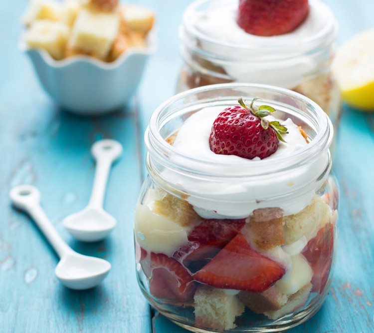 jahodovo-koláčový-recept-výnimočný-zaváraninový-jar-krém-vinobranie-jednoduchý