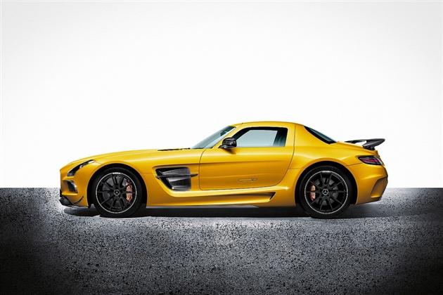 2014 Mercedes SLS AMG Čierny bočný pohľad na vonkajší dizajn