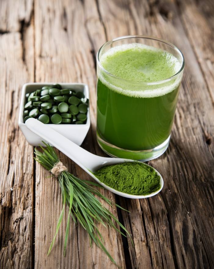 Diéta s riasami - smoothie zo spiruliny Výživa Spirulina s práškom zeleného prášku z rias sušeného