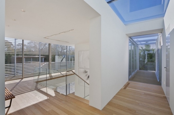 Interiér domu architekta plochej strechy