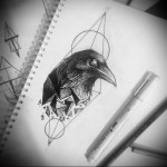 Holló tetoválás a mellkason 3