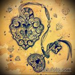 A vázlat a kulcs és zár tetováláshoz # 532 a minta érdekes változata, amely jól használható a kulcs és a zár átalakítására és alkalmazására egy pár számára tetoválásként