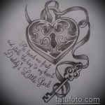 Vázlat a kulcs és zár tetováláshoz # 210 a minta egyedi változata, amely jól használható a zár és a kulcs tetoválásként történő feldolgozására és alkalmazására.