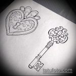 A vázlat a tetováló kulcshoz és a zárhoz # 218 a minta méltó változata, amely könnyen használható egy pár zár és kulcs tetoválásként történő feldolgozására és alkalmazására