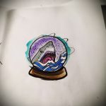 A cápa tetoválás vázlatának hűvös változata - a rajz alkalmas a cápa tetoválására a karon