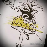 Egy tesztpélda egy ananász tetoválás vázlatára - a rajz tetováláshoz alkalmas ananász szúrja a nyelvet
