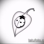 vázlat a katicabogár tetoválás 816 számáról - a minta érdekes változata, amely sikeresen használható átalakításra és tetoválásként kicsi katicabogárra