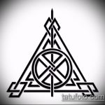 vázlat a halálos ereklyék tetoválásáról № 205 - a minta egyedi változata, amely sikeresen használható a halálos ereklyék finomítására és felhelyezésére a nyakra tetoválásként