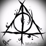 a halálos ereklyék tetoválásának vázlata # 593 a minta hűvös változata, amely sikeresen használható a fül mögötti halálos ereklyék megváltoztatására és tetoválásként történő alkalmazására