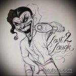 A joker tetoválás vázlata # 577 a minta klassz változata, amely sikeresen használható a joker tetoválás átalakítására és felhelyezésére a homlokára