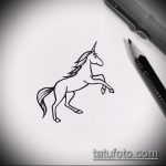 vázlat egyszarvú tetoválásról №191 - a minta exkluzív változata, amely jól használható módosítására és alkalmazására, mint egy unikornis tetoválása a hátán