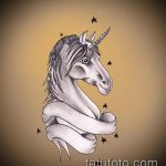 vázlat egy egyszarvú tetoválásról 147 - a minta hűvös változata, amely sikeresen használható a feldolgozásra és a tetoválás egyszarvúként történő alkalmazására a lapockán
